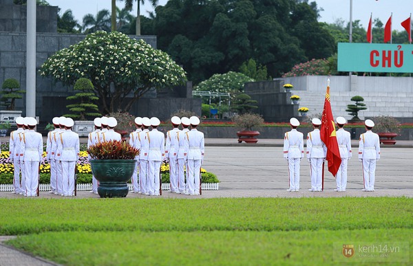 Xúc động lễ chào cờ ở Quảng trường Ba Đình trong ngày Sinh nhật Bác 1