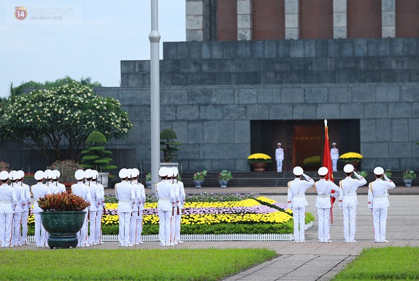 Xúc động lễ chào cờ ở Quảng trường Ba Đình trong ngày Sinh nhật Bác 14