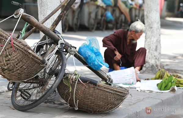 Cụ ông 86 tuổi và 20 năm chân trần đạp xe bán rong trên phố Hà Nội 4