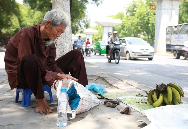 Cụ ông 86 tuổi và 20 năm chân trần đạp xe bán rong trên phố Hà Nội 2