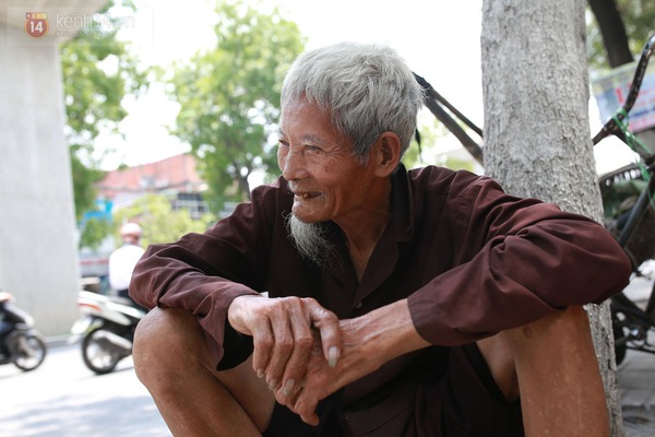 Cụ ông 86 tuổi và 20 năm chân trần đạp xe bán rong trên phố Hà Nội 11