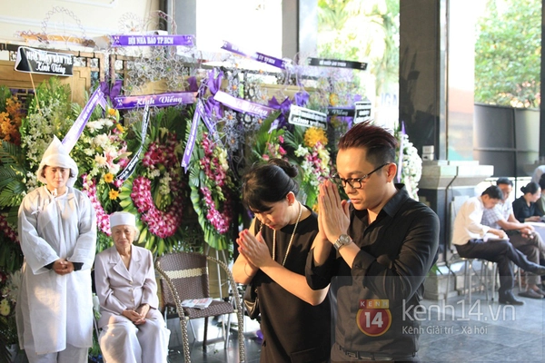 Đông đảo nghệ sĩ đến viếng đám tang nhà văn Nguyễn Quang Sáng 18