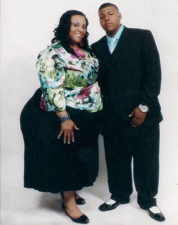 Người phụ nữ c&oacute; v&ograve;ng 3 lớn nhất thế giới 3