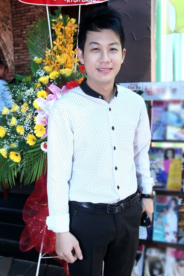 Đàm Vĩnh Hưng thực hiện lời hứa đầu tư làm album cho học trò 12