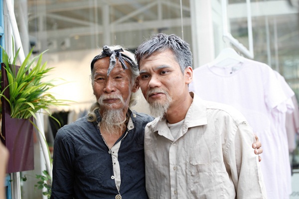 Khắc Việt hóa ông lão 70 tuổi để theo dõi người yêu ngoại tình 9