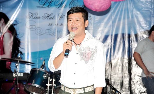 Nhật Kim Anh thay 3 bộ v&aacute;y ho&agrave;nh tr&aacute;ng trong ng&agrave;y cưới 32