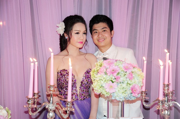 Nhật Kim Anh thay 3 bộ v&aacute;y ho&agrave;nh tr&aacute;ng trong ng&agrave;y cưới 35