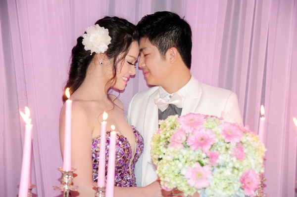 Nhật Kim Anh thay 3 bộ v&aacute;y ho&agrave;nh tr&aacute;ng trong ng&agrave;y cưới 36