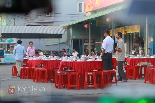 Thủy Tiên liên tục che mặt khi rời khỏi nhà ở Kiên Giang 13