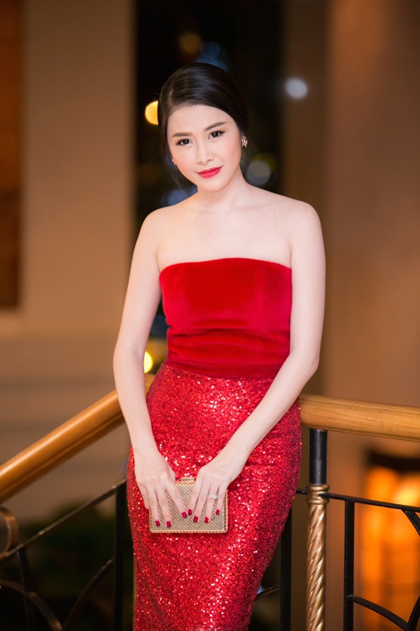 "Mỏi mắt" ngắm vợ Đăng Khôi khoe vai trần gợi cảm 7
