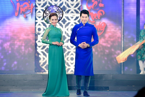 Dàn sao Việt rạng rỡ diễn thời trang áo dài đón Xuân 6