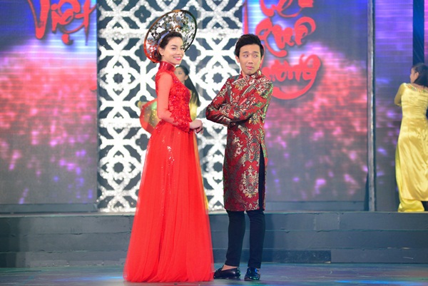 Dàn sao Việt rạng rỡ diễn thời trang áo dài đón Xuân 10