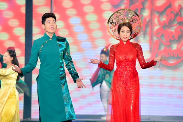 Dàn sao Việt rạng rỡ diễn thời trang áo dài đón Xuân 1
