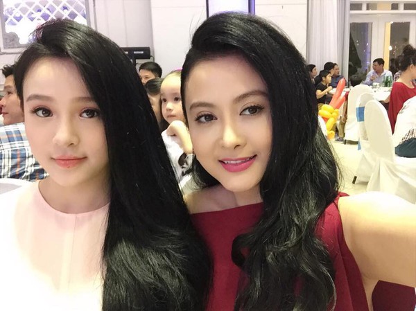 5 cựu hot girl Việt đã làm mẹ vẫn xinh ngất ngây 11