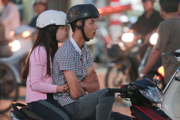Ch&ugrave;m ảnh: Th&iacute;ch th&uacute; khi H&agrave; Nội trải qua đủ 4 m&ugrave;a trong một ng&agrave;y 9