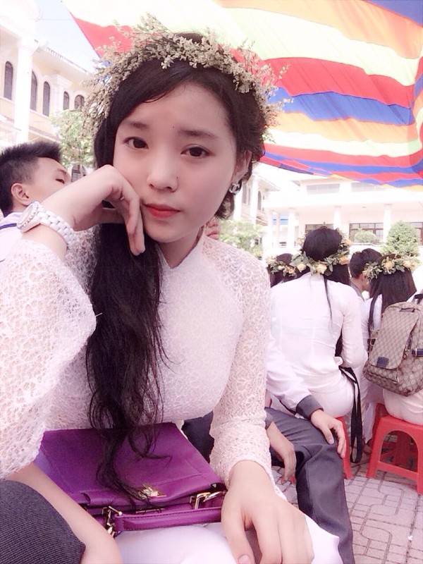 Bất ngờ trước ảnh xinh xắn thời cấp 3 của Tân Hoa hậu Việt Nam 2014 1
