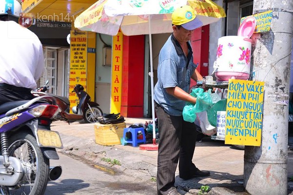 Con hẻm nhỏ đặc biệt giữa Sài Gòn - nơi cái gì cũng được dùng miễn phí! 7