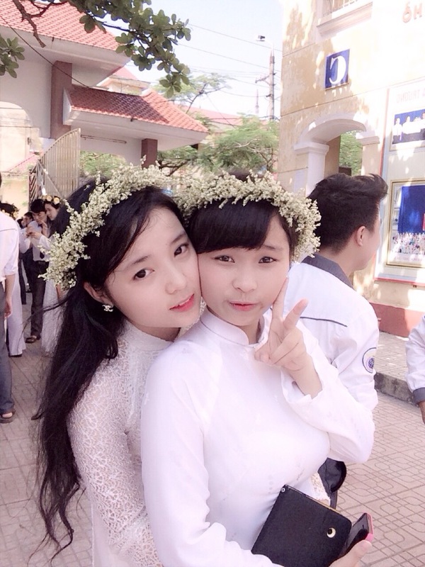 Bất ngờ trước ảnh xinh xắn thời cấp 3 của Tân Hoa hậu Việt Nam 2014 12