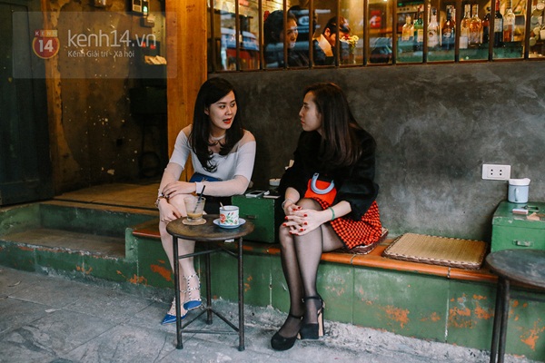 Chùm ảnh: Người Hà Nội thích thú cafe vỉa hè chiều cuối năm nắng ấm 15