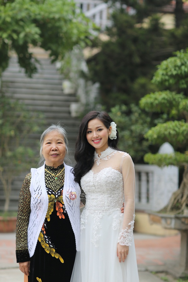 T&acirc;m T&iacute;t nghẹn ng&agrave;o x&uacute;c động trong lễ Hằng Thuận tại ch&ugrave;a 4