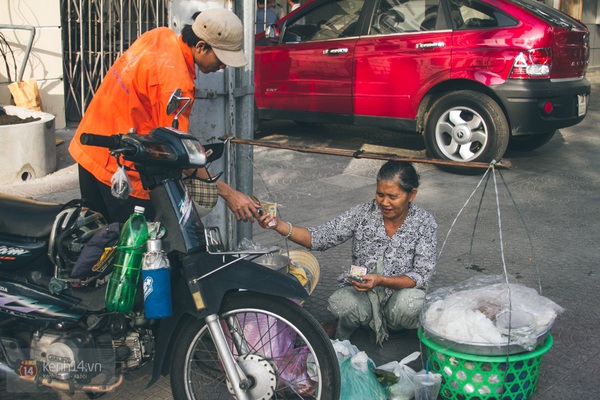 Chùm ảnh: Thương lắm những gánh quà rong trên phố Sài Gòn 6