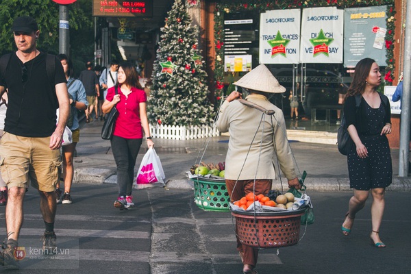 Chùm ảnh: Thương lắm những gánh quà rong trên phố Sài Gòn 3