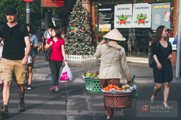 Chùm ảnh: Thương lắm những gánh quà rong trên phố Sài Gòn 13