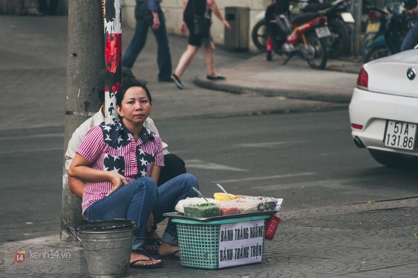 Chùm ảnh: Thương lắm những gánh quà rong trên phố Sài Gòn 17