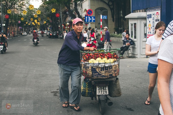 Chùm ảnh: Thương lắm những gánh quà rong trên phố Sài Gòn 21