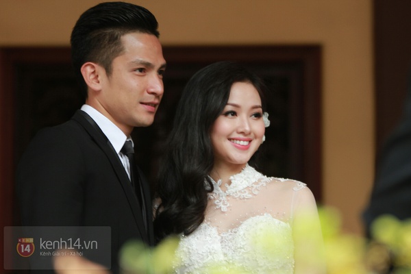 T&acirc;m T&iacute;t nghẹn ng&agrave;o x&uacute;c động trong lễ Hằng Thuận tại ch&ugrave;a 7