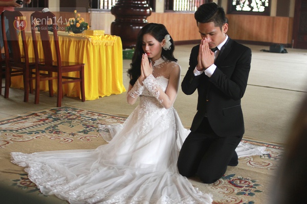 T&acirc;m T&iacute;t nghẹn ng&agrave;o x&uacute;c động trong lễ Hằng Thuận tại ch&ugrave;a 9