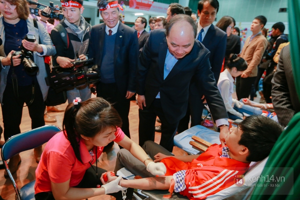 Kỳ Duyên, Huyền My và hàng ngàn sinh viên tham gia ngày hội hiến máu 7