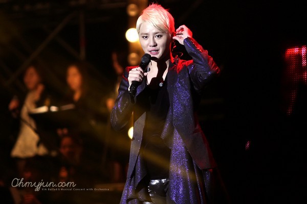 Junsu (JYJ) hạnh phúc với solo concert cuối năm 3