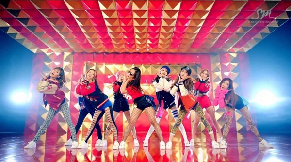T&acirc;n binh Kpop đuổi s&aacute;t n&uacute;t SNSD 2
