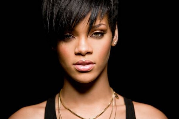 Rihanna và những màn "song kiếm" với tình cũ vũ phu 4