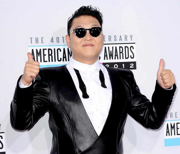 Cặp cha đẻ của “Gangnam Style” lại bắt tay nhau 1