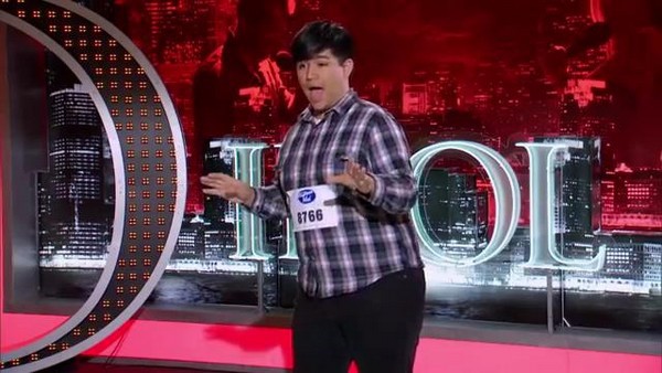 American Idol: Thí sinh nữ nhảy chồm chồm và gào thét 4