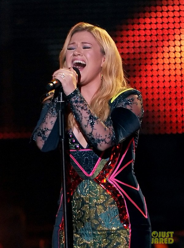 Kelly Clarkson biết trước "Stronger" l&agrave; hit bự 1
