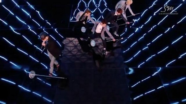 "C&ocirc; g&aacute;i trong mơ" của SHINee đ&atilde; lộ diện 7