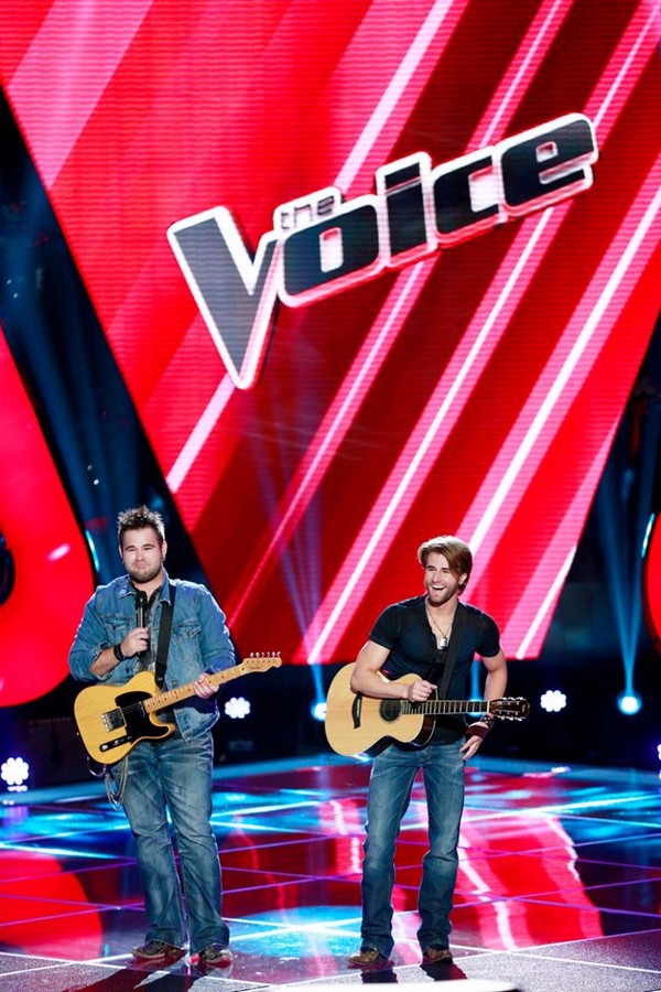 The Voice US: Adam "ngang nhiên" nẫng tay trên của Blake 2