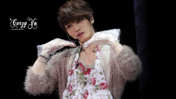 Jaejoong (JYJ) hưởng ứng cơn sốt Kiyomi trong concert 1