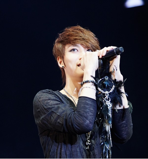 Jaejoong (JYJ) hưởng ứng cơn sốt Kiyomi trong concert 4