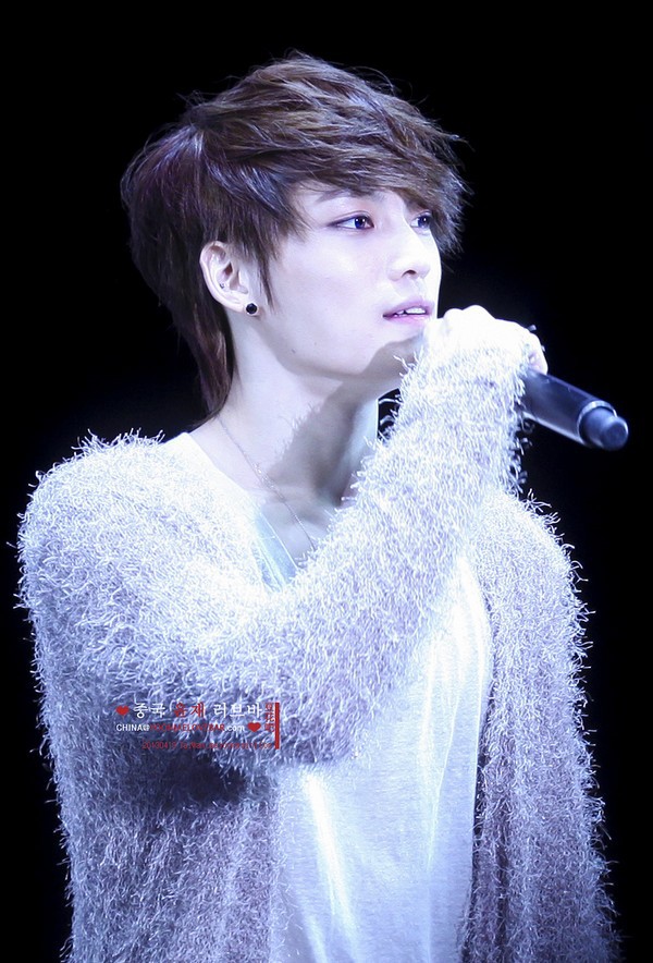 Jaejoong (JYJ) hưởng ứng cơn sốt Kiyomi trong concert 3