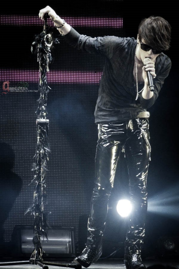 Jaejoong (JYJ) hưởng ứng cơn sốt Kiyomi trong concert 10