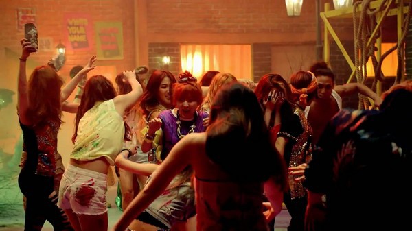 MV mới của 4Minute trùng ý tưởng với "Lovey Dovey" của T-ara? 3