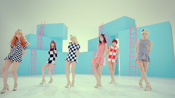 Girlgroup Kpop thi nhau "rung lắc" BXH tháng 5 4