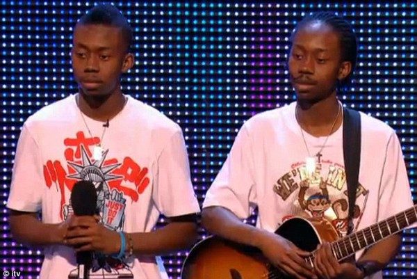 Britain's Got Talent: Cặp thí sinh nam trang điểm mặc váy gây choáng 6