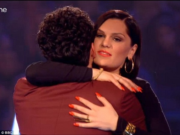 The Voice UK: Giám khảo Jessie J bật khóc và bỏ đi 3