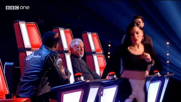 The Voice UK: Giám khảo Jessie J bật khóc và bỏ đi 4