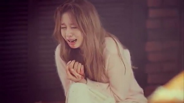 Jiyeon (T-ara) đau khổ quằn quại trong MV mới 6